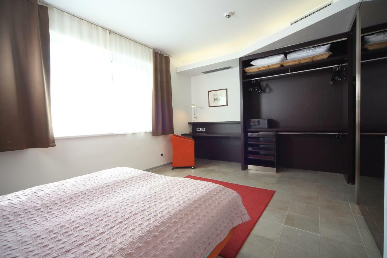 Klass 103 Kranjska Gora Buitenkant foto